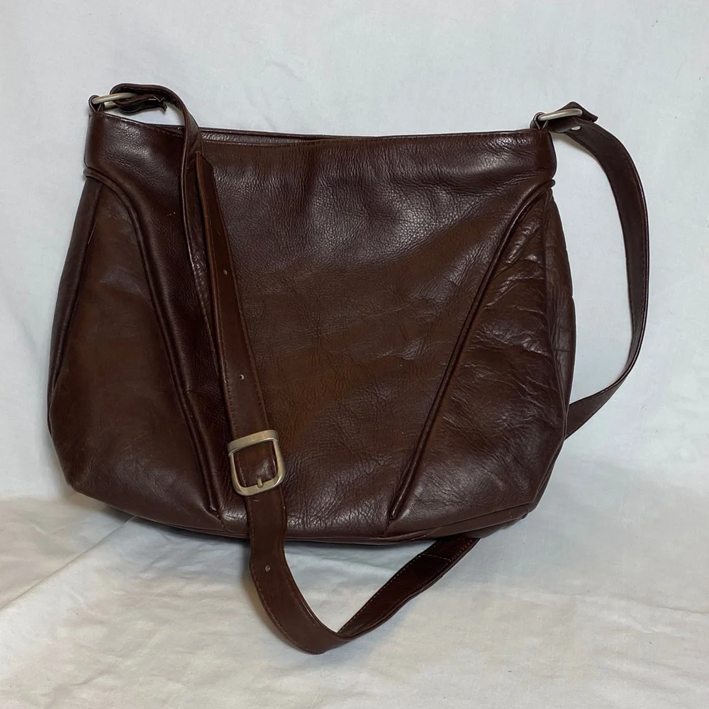Brown Leather Crossbody/Shoulder Bag made in Bogota,Columbia - Picture 11 of 12
